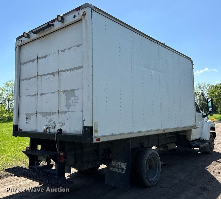 image for item DX8979 2003 Chevrolet C4500 box truck