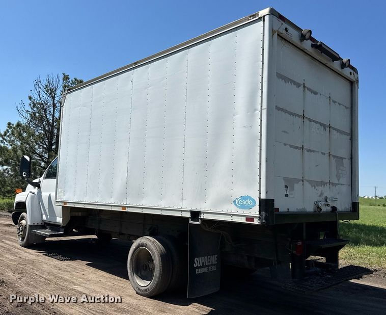 image for item DX8979 2003 Chevrolet C4500 box truck