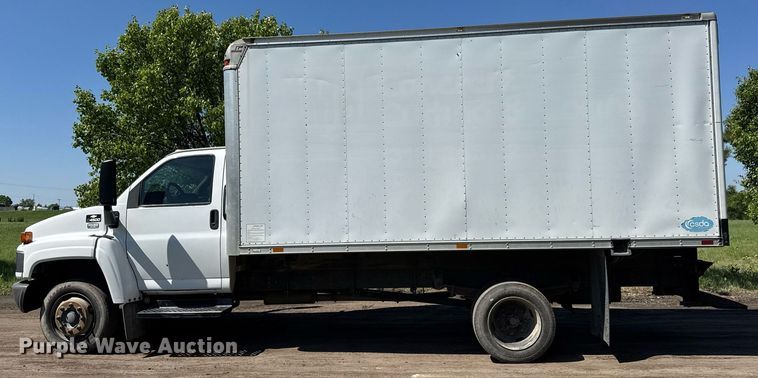 image for item DX8979 2003 Chevrolet C4500 box truck