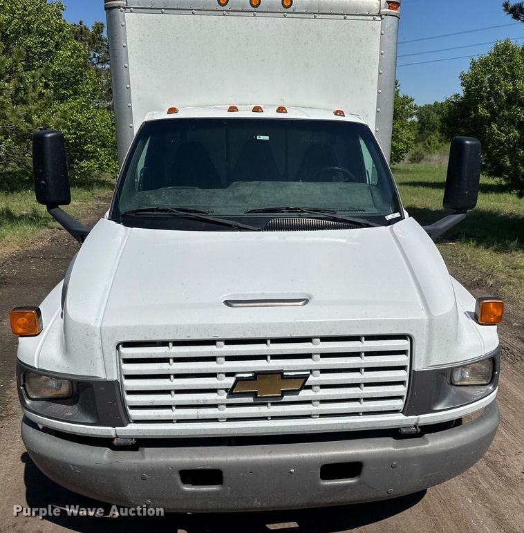 image for item DX8979 2003 Chevrolet C4500 box truck