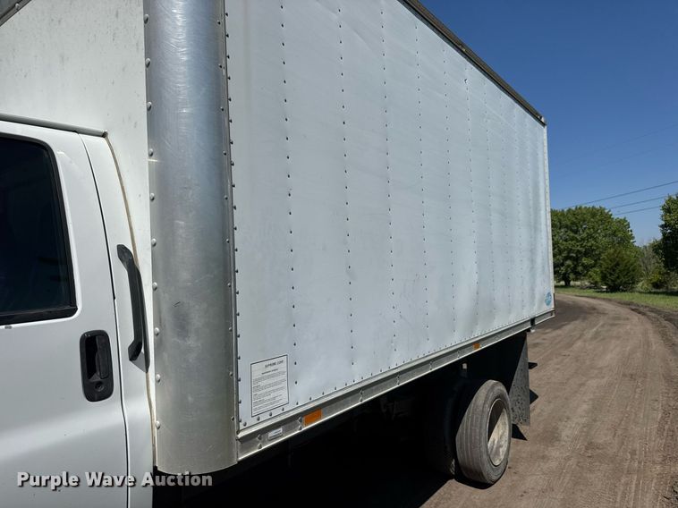 image for item DX8979 2003 Chevrolet C4500 box truck