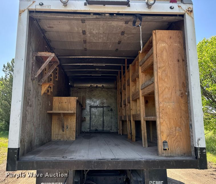 image for item DX8979 2003 Chevrolet C4500 box truck