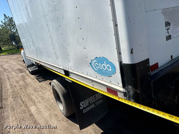 image for item DX8979 2003 Chevrolet C4500 box truck