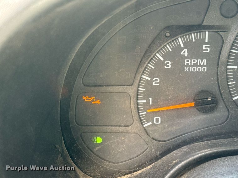 image for item DX8979 2003 Chevrolet C4500 box truck