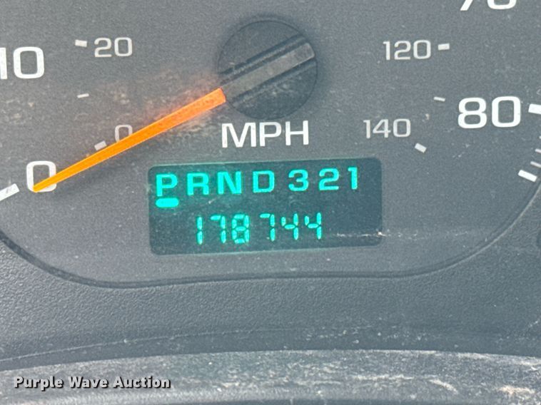 image for item DX8979 2003 Chevrolet C4500 box truck