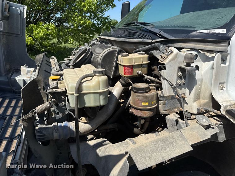 image for item DX8979 2003 Chevrolet C4500 box truck