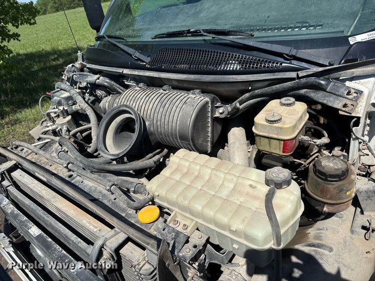 image for item DX8979 2003 Chevrolet C4500 box truck