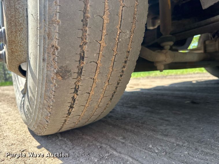 image for item DX8979 2003 Chevrolet C4500 box truck