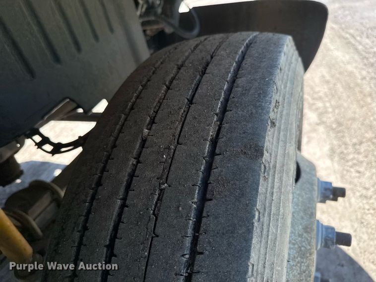 image for item DX8979 2003 Chevrolet C4500 box truck