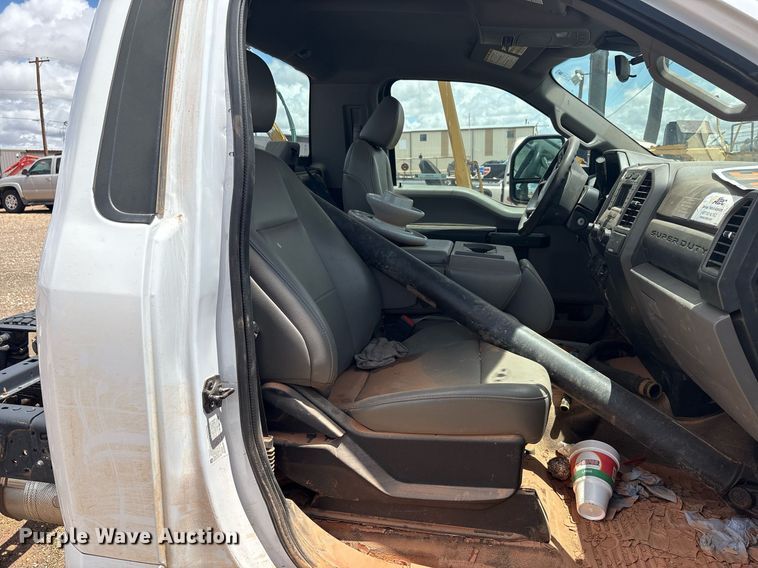 image for item DY2491 2021 Ford F550 Super Duty XL truck cab and chassis