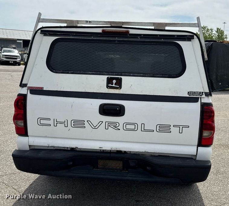 image for item DZ4026 2005 Chevrolet Silverado 1500 pickup truck