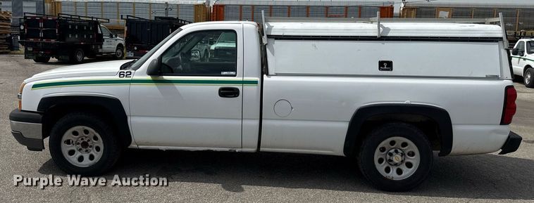 image for item DZ4026 2005 Chevrolet Silverado 1500 pickup truck