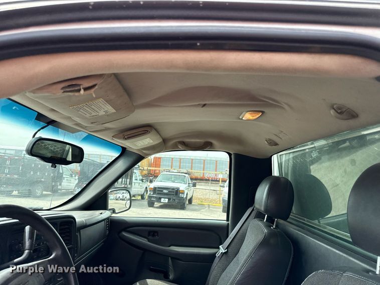 image for item DZ4026 2005 Chevrolet Silverado 1500 pickup truck