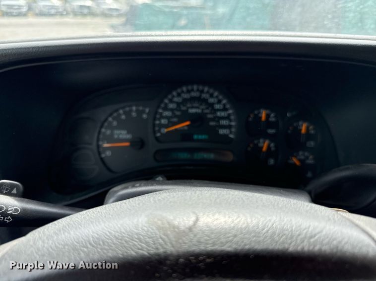 image for item DZ4026 2005 Chevrolet Silverado 1500 pickup truck