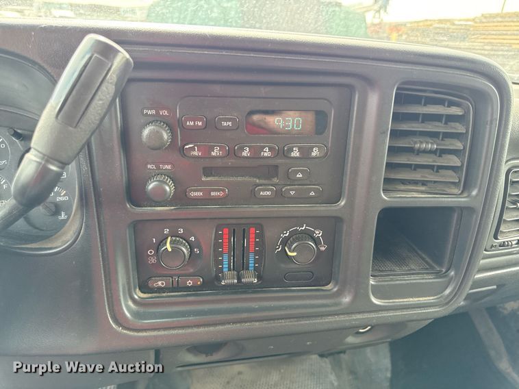 image for item DZ4026 2005 Chevrolet Silverado 1500 pickup truck