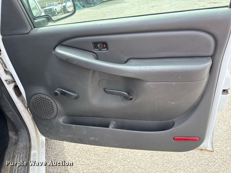 image for item DZ4026 2005 Chevrolet Silverado 1500 pickup truck