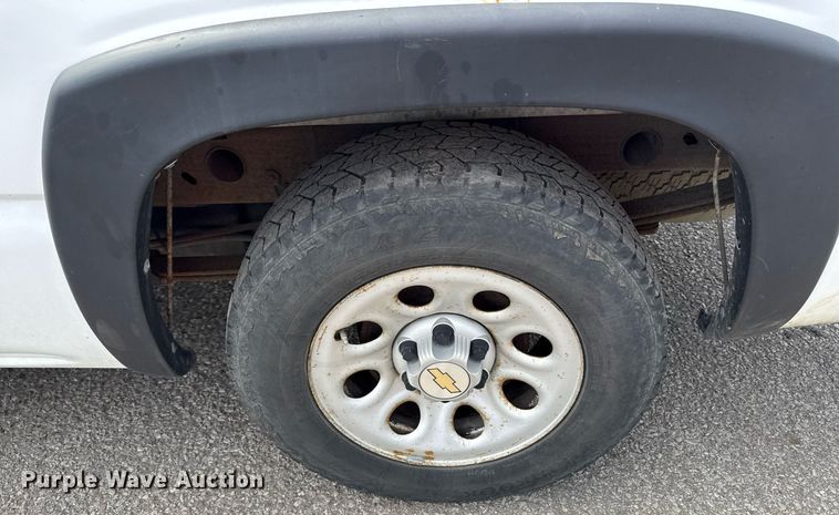 image for item DZ4026 2005 Chevrolet Silverado 1500 pickup truck