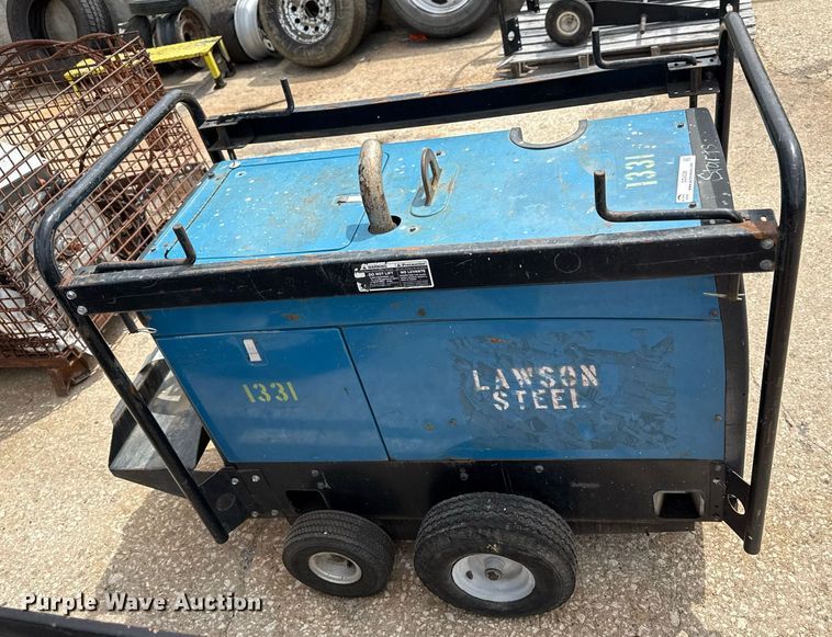 image for item DZ4028 Miller Bobcat 250 welder/generator