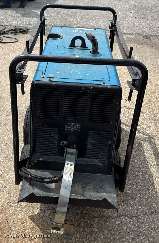 image for item DZ4028 Miller Bobcat 250 welder/generator