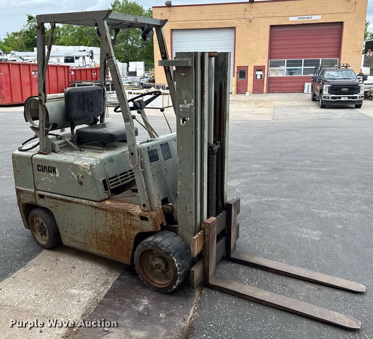 image for item DZ4030 Clark C500-45 forklift