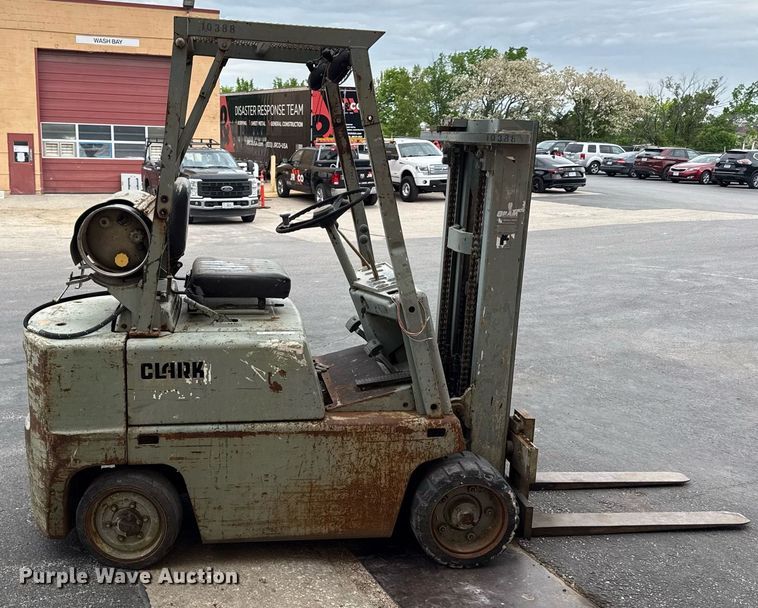 image for item DZ4030 Clark C500-45 forklift