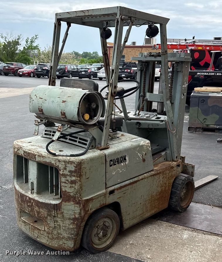 image for item DZ4030 Clark C500-45 forklift