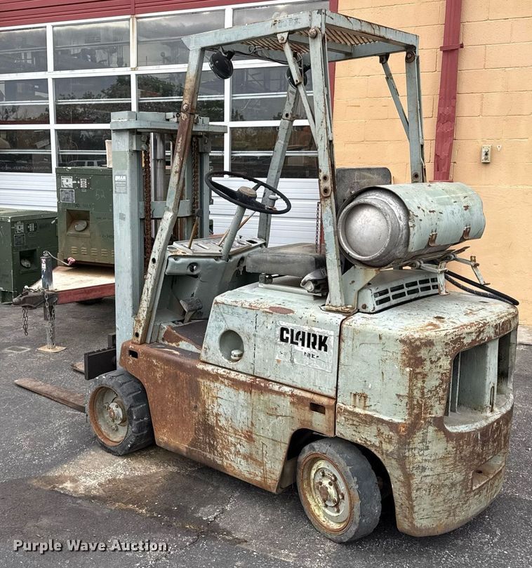 image for item DZ4030 Clark C500-45 forklift