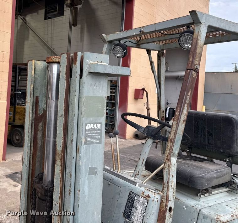 image for item DZ4030 Clark C500-45 forklift