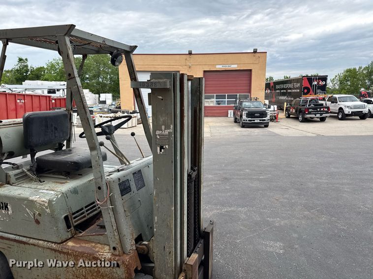 image for item DZ4030 Clark C500-45 forklift