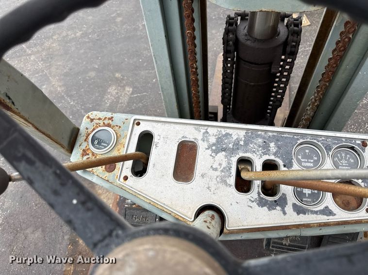 image for item DZ4030 Clark C500-45 forklift