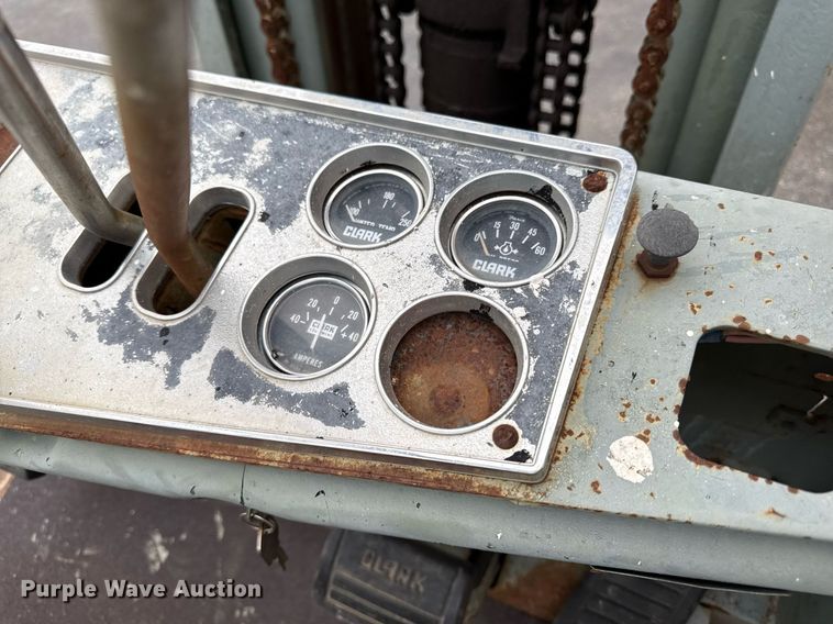 image for item DZ4030 Clark C500-45 forklift