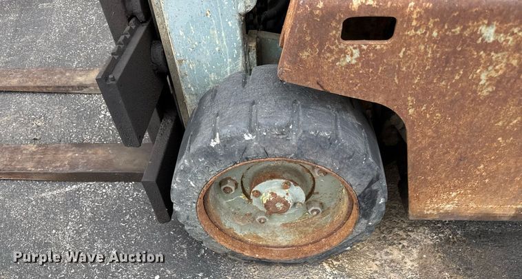 image for item DZ4030 Clark C500-45 forklift