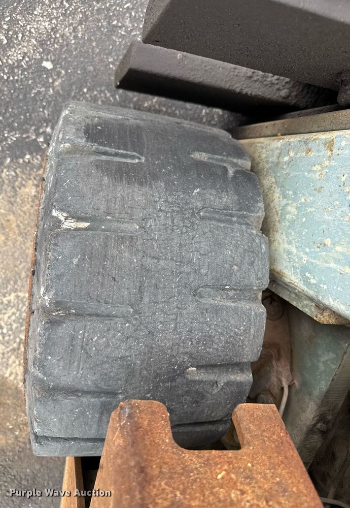 image for item DZ4030 Clark C500-45 forklift