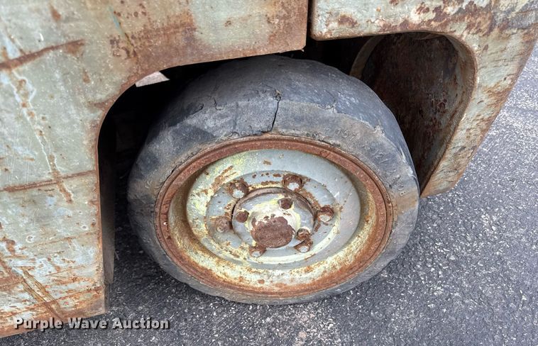 image for item DZ4030 Clark C500-45 forklift