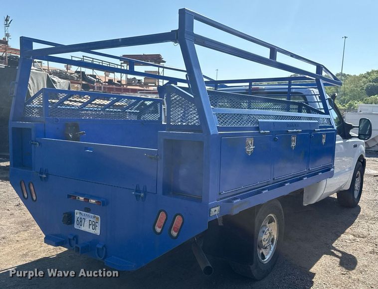 image for item DZ4051 2006 Ford F350 Super Duty flatbed pickup truck