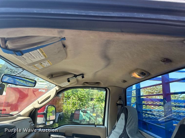 image for item DZ4051 2006 Ford F350 Super Duty flatbed pickup truck