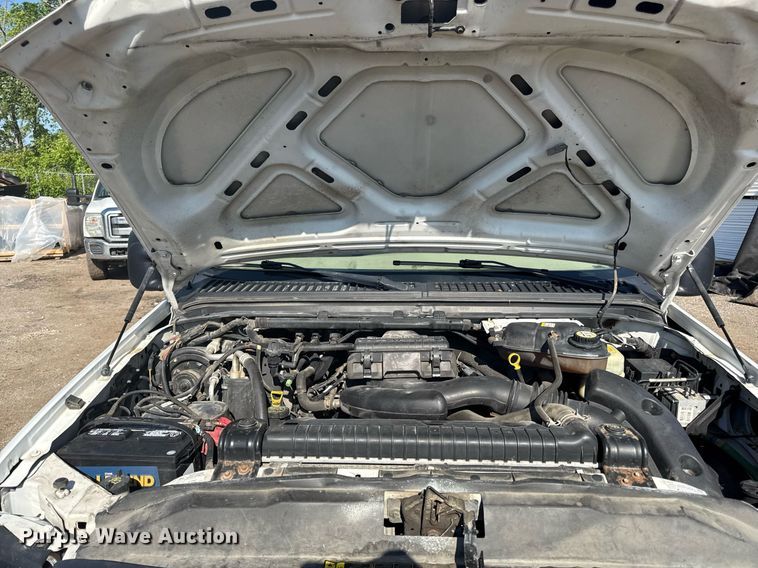 image for item DZ4051 2006 Ford F350 Super Duty flatbed pickup truck