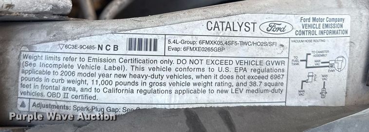 image for item DZ4051 2006 Ford F350 Super Duty flatbed pickup truck