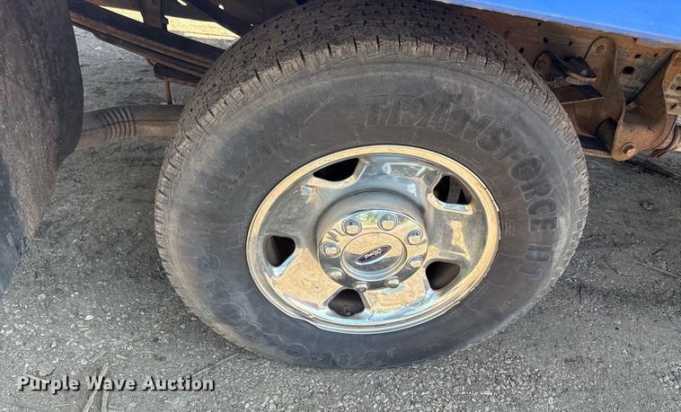 image for item DZ4051 2006 Ford F350 Super Duty flatbed pickup truck