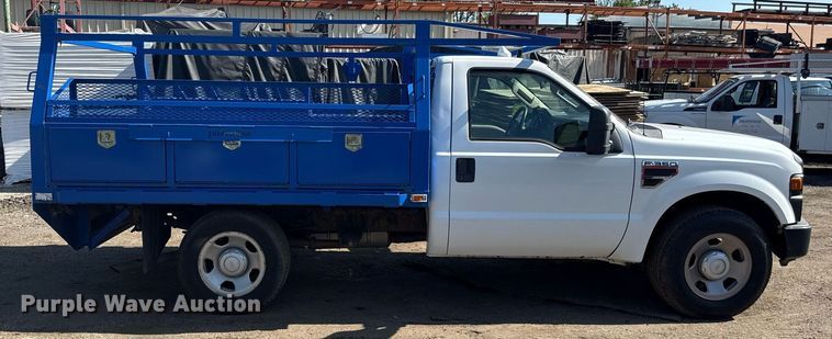 image for item DZ4052 2008 Ford F350 Super Duty flatbed pickup truck