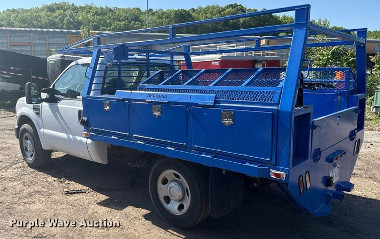 image for item DZ4052 2008 Ford F350 Super Duty flatbed pickup truck