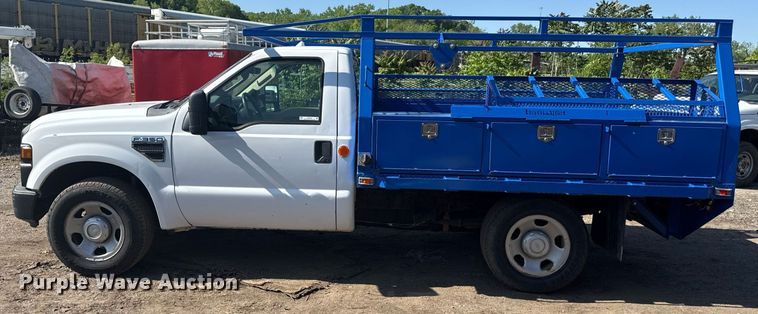 image for item DZ4052 2008 Ford F350 Super Duty flatbed pickup truck