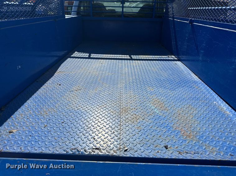 image for item DZ4052 2008 Ford F350 Super Duty flatbed pickup truck