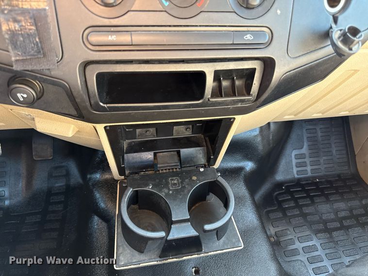 image for item DZ4052 2008 Ford F350 Super Duty flatbed pickup truck