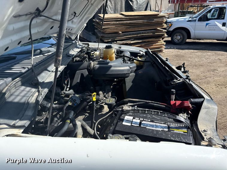 image for item DZ4052 2008 Ford F350 Super Duty flatbed pickup truck