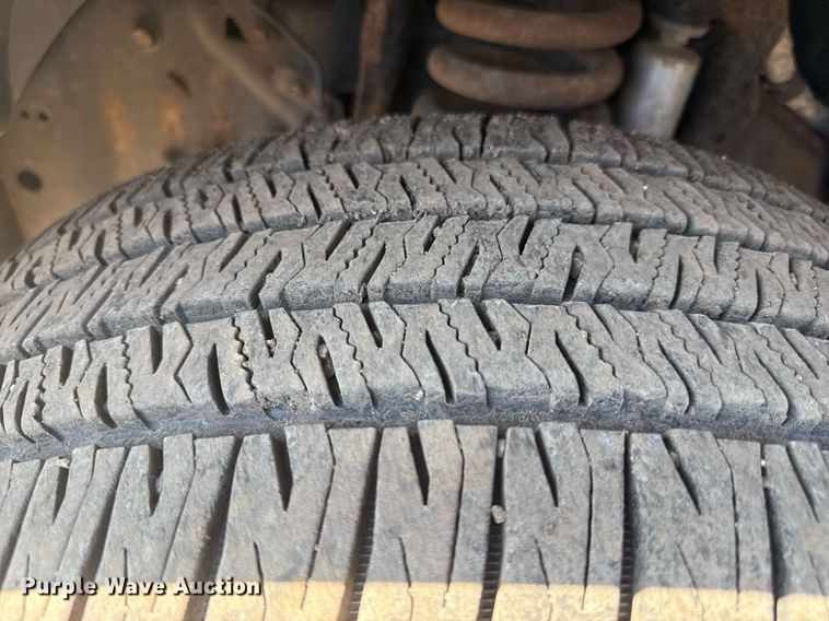 image for item DZ4052 2008 Ford F350 Super Duty flatbed pickup truck