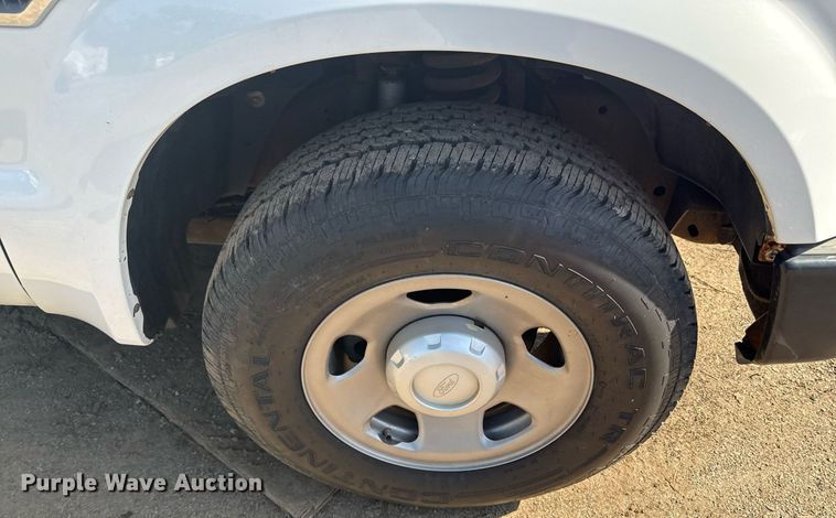 image for item DZ4052 2008 Ford F350 Super Duty flatbed pickup truck