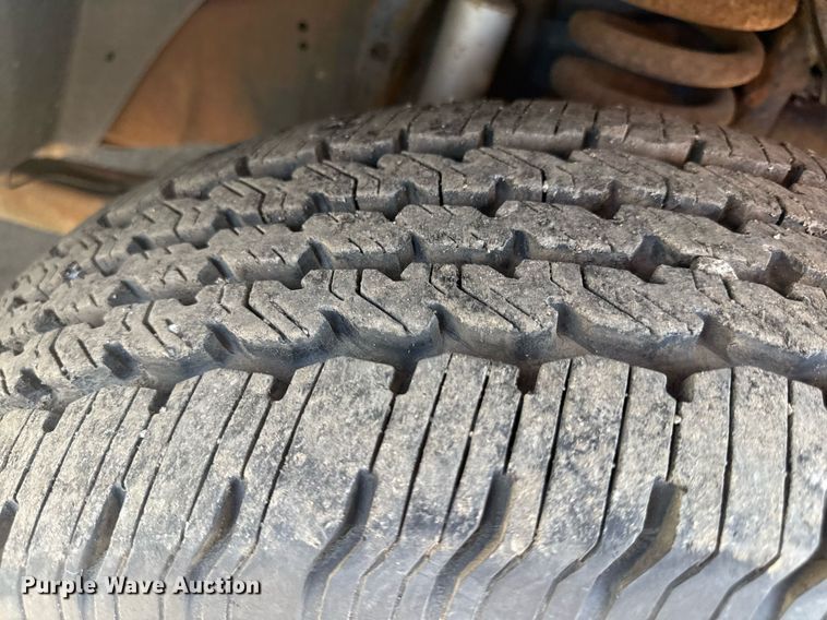 image for item DZ4052 2008 Ford F350 Super Duty flatbed pickup truck