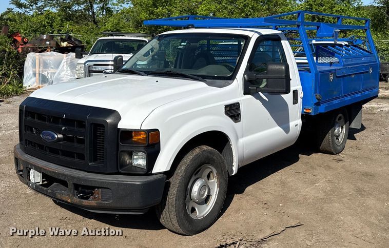 image for item DZ4053 2008 Ford F350 Super Duty flatbed pickup truck