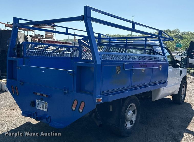 image for item DZ4053 2008 Ford F350 Super Duty flatbed pickup truck